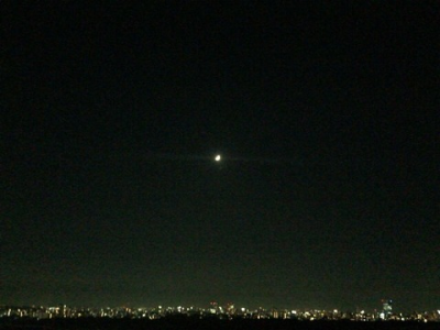 漆黒の夜空に